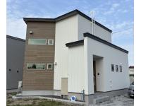 ツートンの外壁が目立ちます！