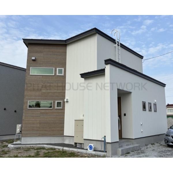 ツートンの外壁が目立ちます！