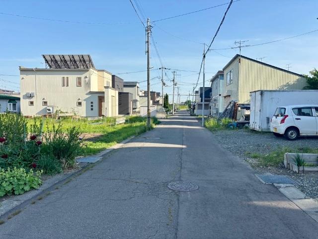 東共栄4丁目土地 前面道路含む現地写真