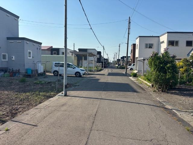 東共栄4丁目土地 前面道路含む現地写真