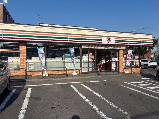 セブンイレブン北広島朝日町店