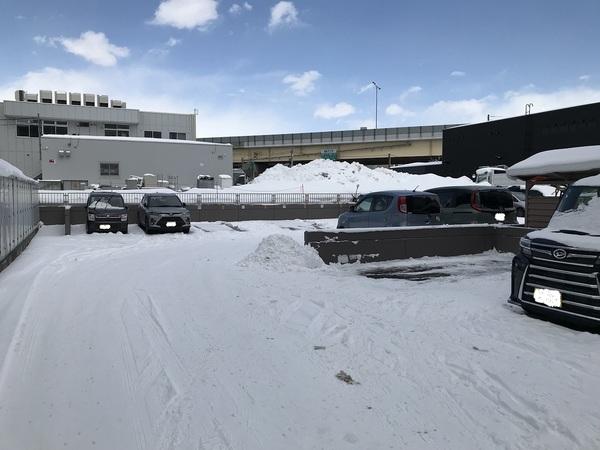 メゾンドルチェ平和通 駐車場