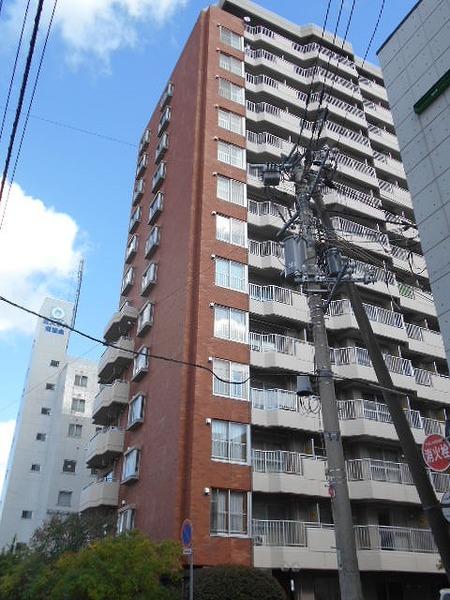 鉄筋コンクリート造、14階建のマンション