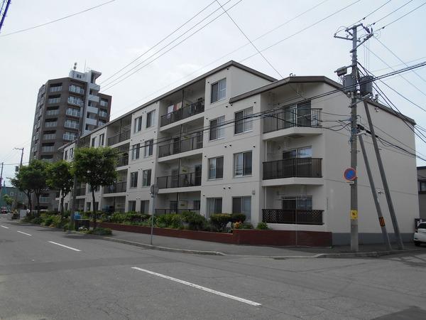 5階建て、地下鉄徒歩4分のマンション