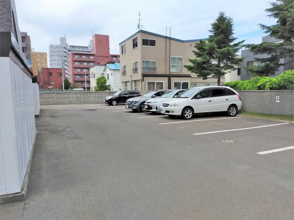 コープ野村山鼻グランデ 駐車場