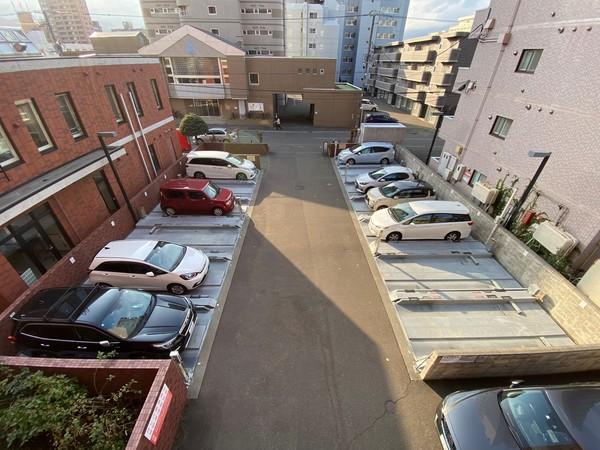 ダイアパレス大通南アトリウムガーデン 駐車場