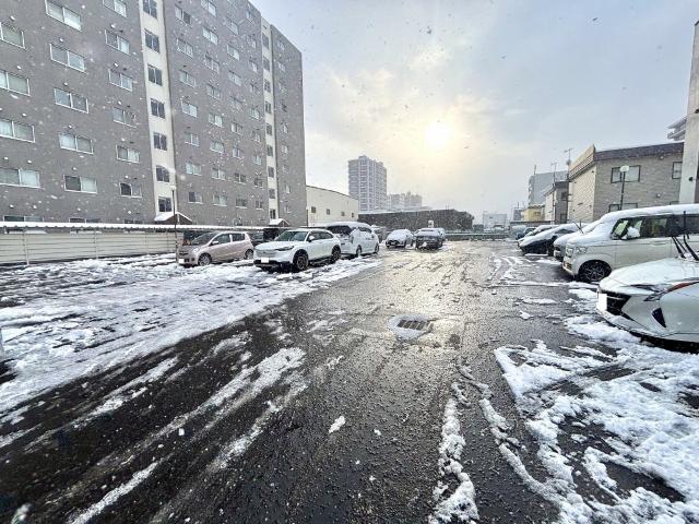 ロイヤルシャトー宮の沢 駐車場