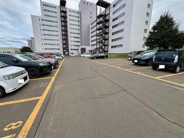 富丘コーポ 駐車場