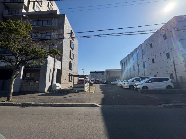 コロナード北17条 駐車場