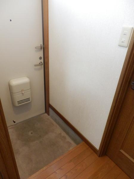 プルーンハイツ（1F） 玄関