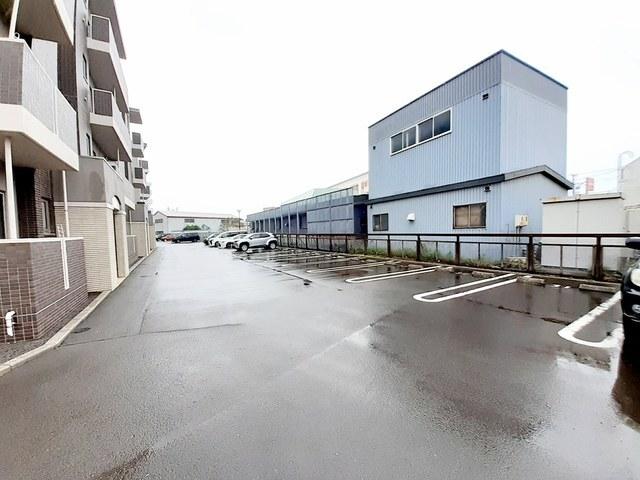 ファーストレジデンス（304） 駐車場