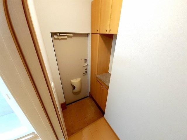 メゾンＫＴ５号館（103） 玄関