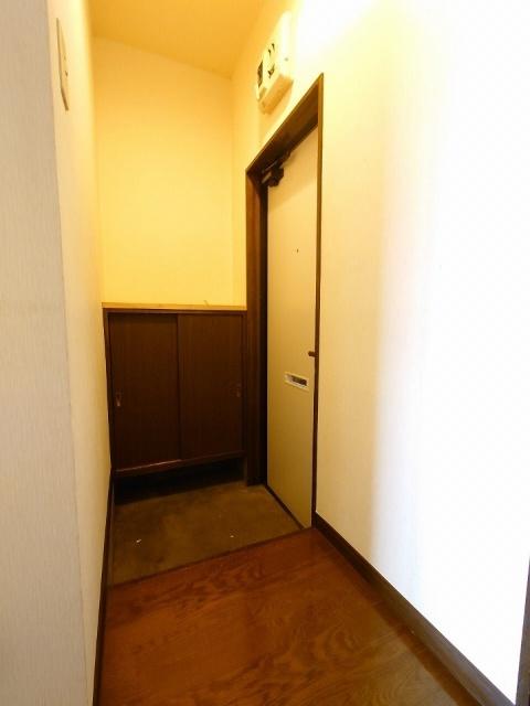 ユピテル参番館（102） 玄関