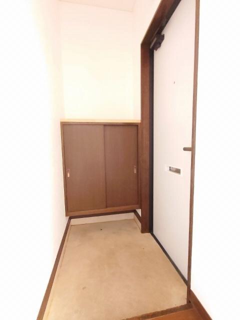 ユピテル参番館（202） 玄関