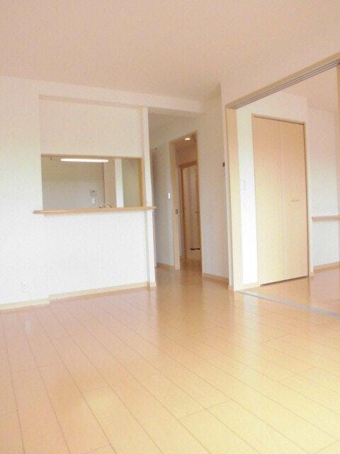 ファーストレジデンス（303） リビング