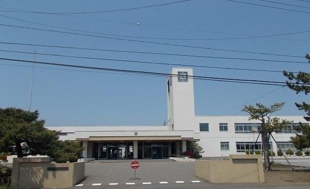 上磯小学校：350m