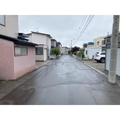 函館市桔梗5丁目　中古住宅 前面道路含む現地写真
