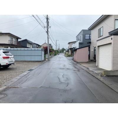函館市桔梗5丁目　中古住宅 前面道路含む現地写真