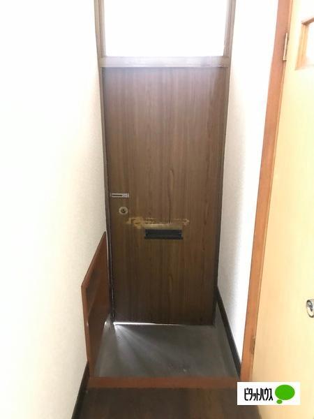 ハイツ岡入（4） 玄関