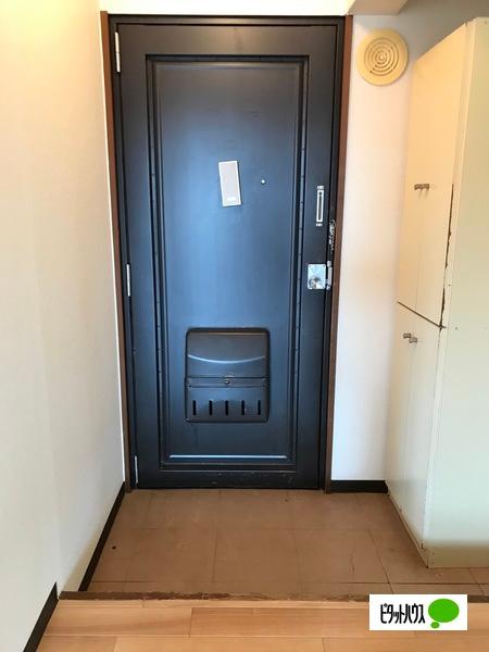 生出マンション（301） 玄関