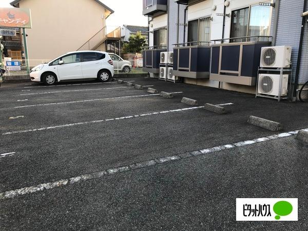甲賀市水口町東林口アパート 駐車場