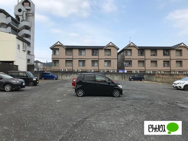 湖南市若竹町マンション 駐車場