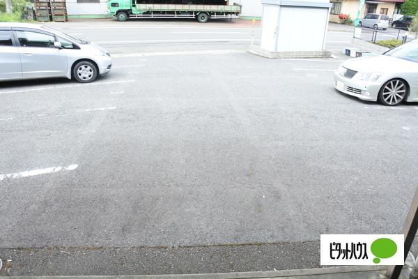 湖南市三雲アパート 駐車場