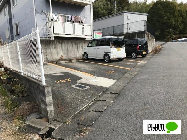 メゾンミサキ（202） 駐車場