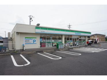 ファミリーマート貴生川駅前店：297m