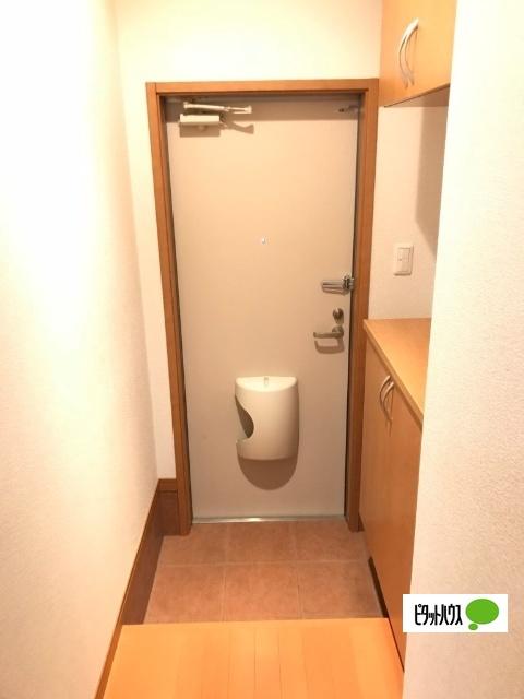サンモール泉（1-B） 玄関