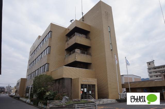 湖南市役所西庁舎：427m