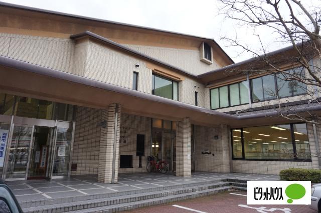 湖南市立石部図書館：785m
