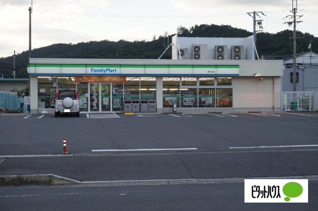 ファミリーマート湖南岩根店：1164m