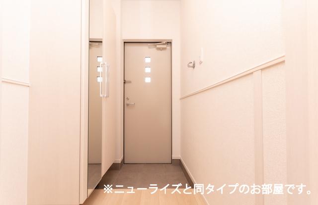 バンブー　ニン　Ｂ（102） 玄関