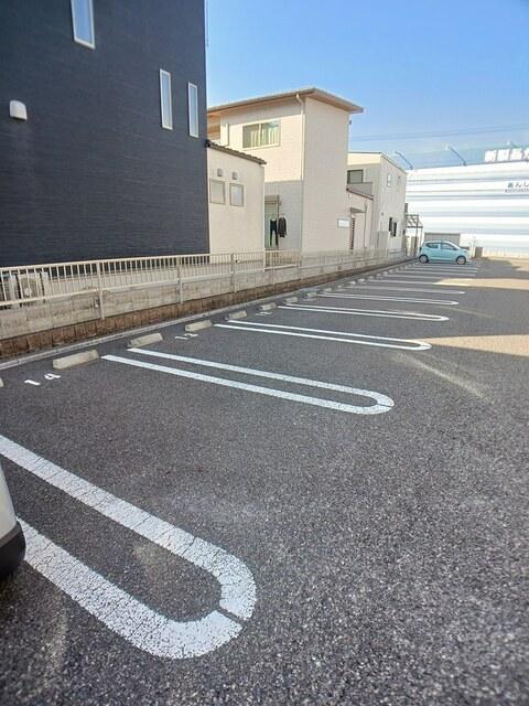 パラシオⅡ（205） 駐車場