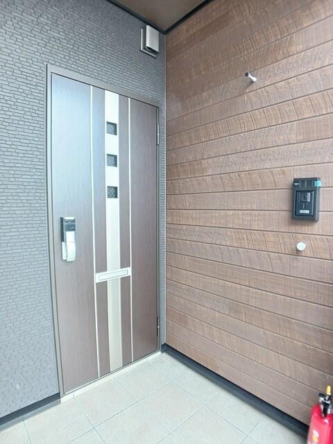 ルミエール−Ｄ（101） 玄関
