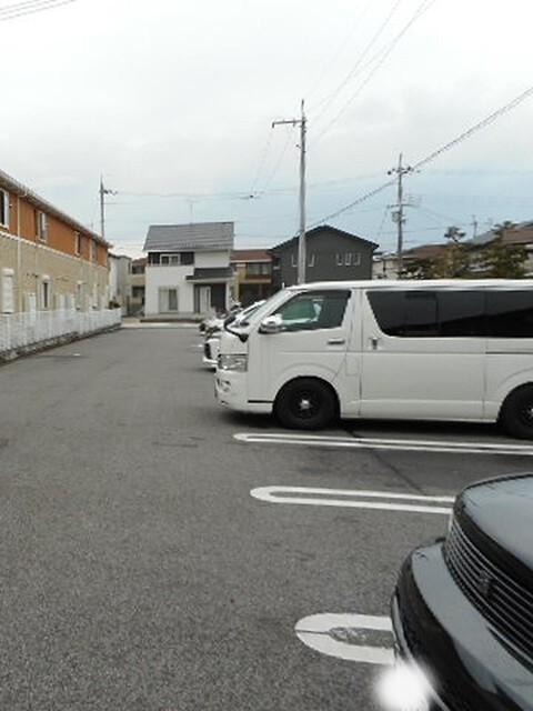 ＠三雲Ｄ（203） 駐車場
