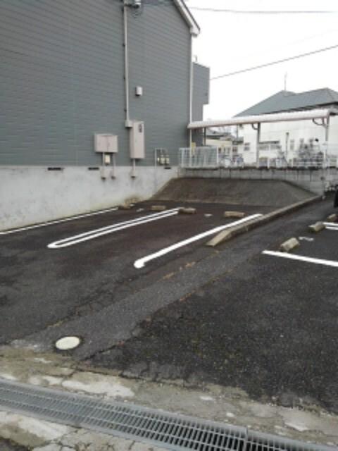 ピリアー（202） 駐車場