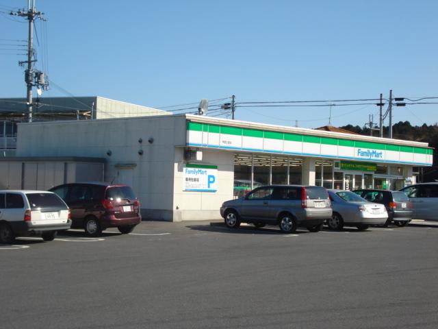 ファミリーマート甲西三雲店：128m