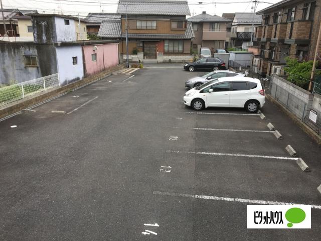 REVEUR (ﾘｳﾞｪｰﾙ)（208） 駐車場