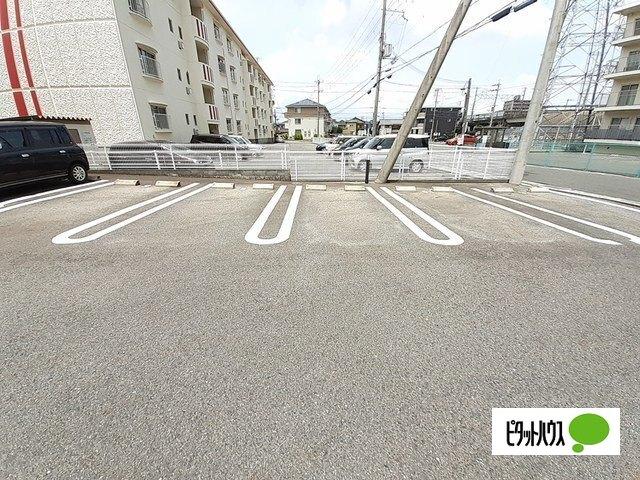 グリ−ン　ガ−デンＢ（201） 駐車場