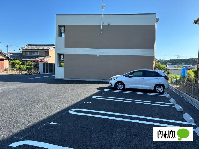 オリーブ高塚 駐車場