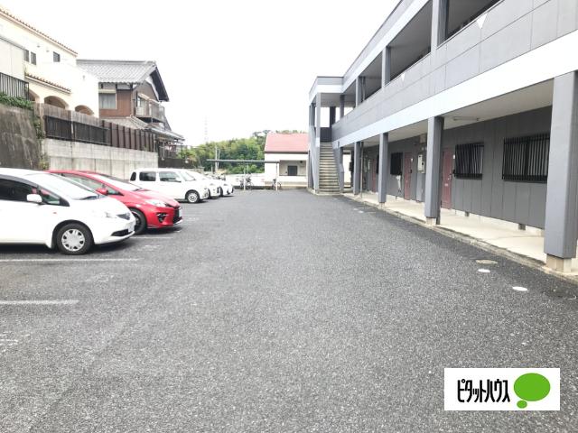 グリーンヒルズ幸陽 駐車場