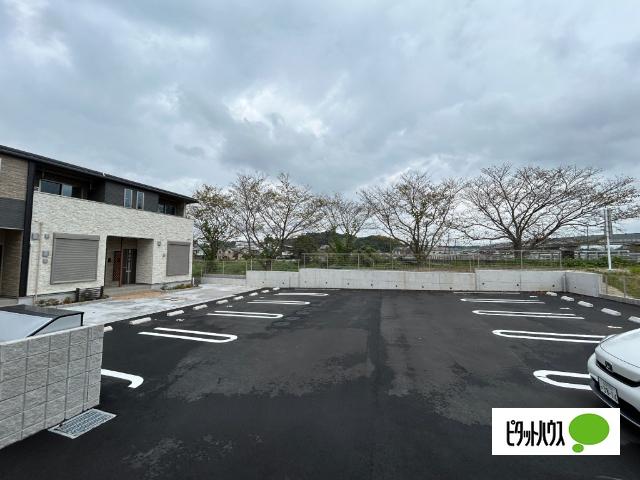 サードニクス−Ｋ（101） 駐車場