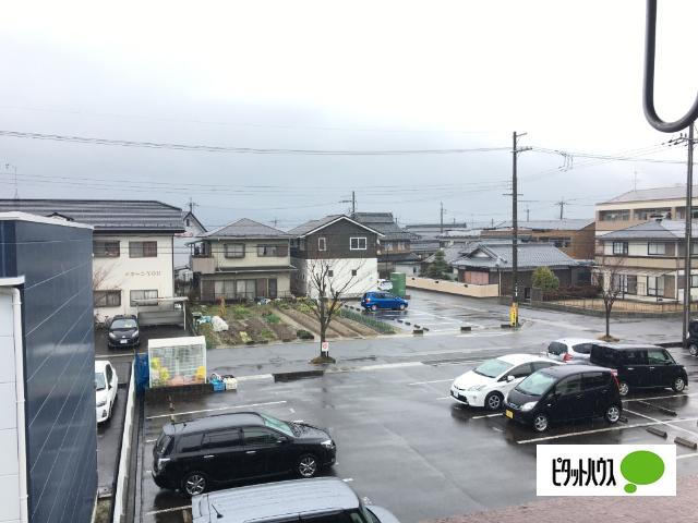 シャルマンハウスⅡ 駐車場