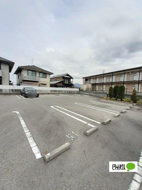 モンテ　グランデ　Ⅱ（103） 駐車場