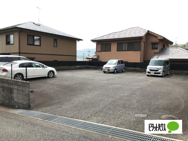 リバティヒルズ２１ 駐車場