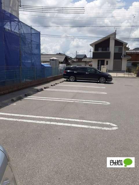Ｃｈａｒｍｅ金屋（206） 駐車場