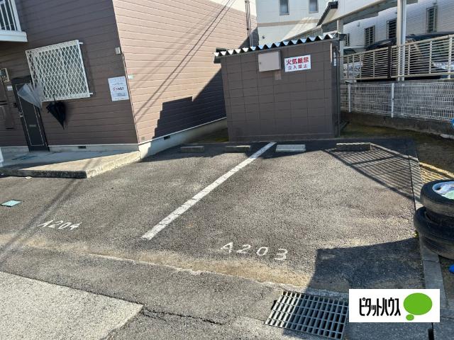 ニュ−フィルドセラアＡ（104） 駐車場