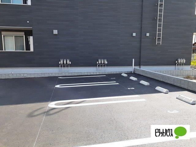グリーン琥珀甲南Ⅱ（204） 駐車場